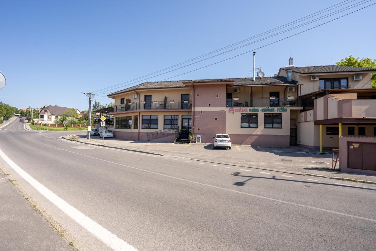 Penzion Toscana نيترا المظهر الخارجي الصورة